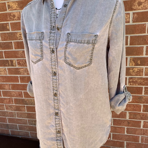 [SALE] express faded wash boyfriend button up - Picture 3 of 7